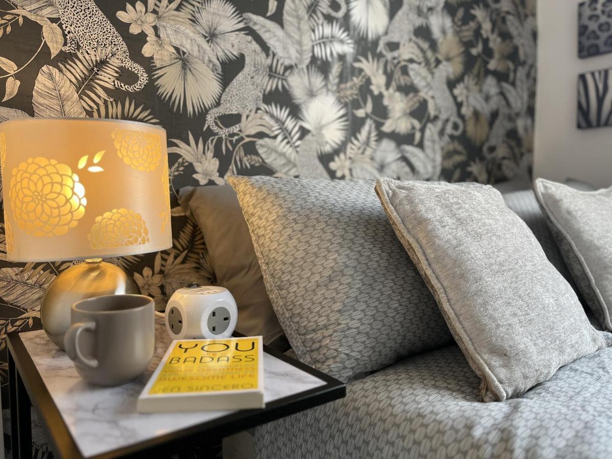 Modernised Central Wigan Townhouse Sleeps Up To 6 المظهر الخارجي الصورة