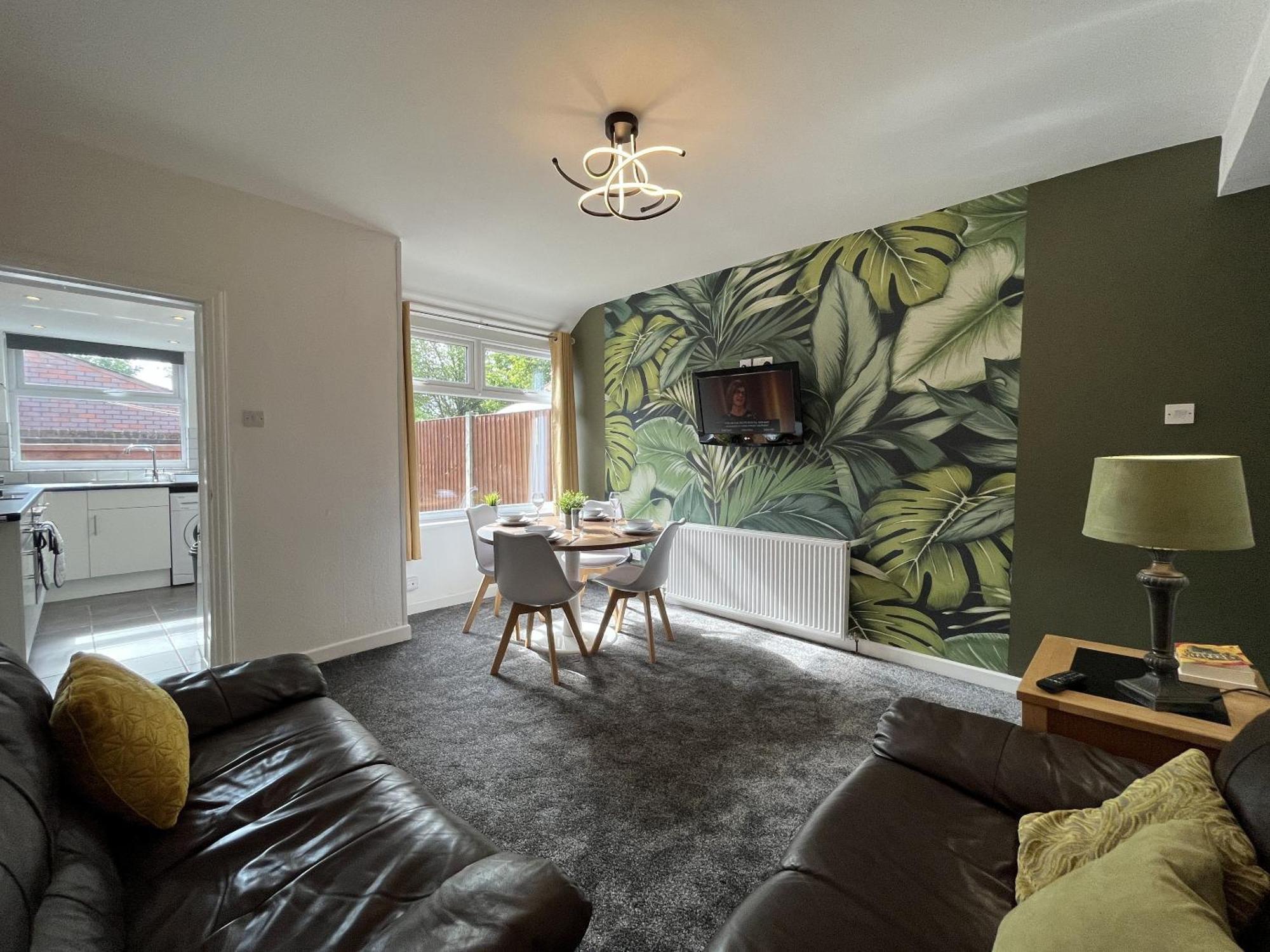 Modernised Central Wigan Townhouse Sleeps Up To 6 المظهر الخارجي الصورة