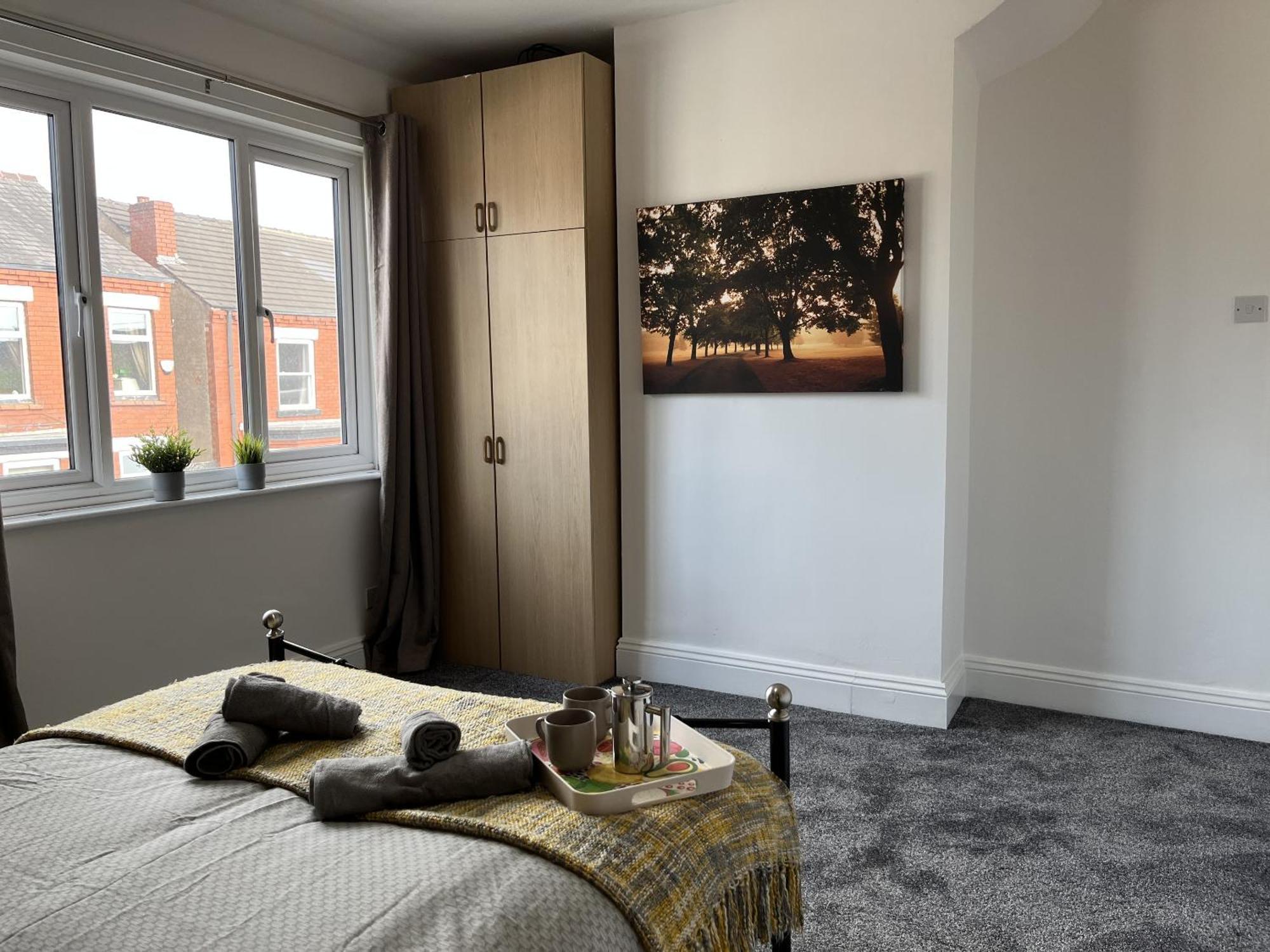 Modernised Central Wigan Townhouse Sleeps Up To 6 المظهر الخارجي الصورة