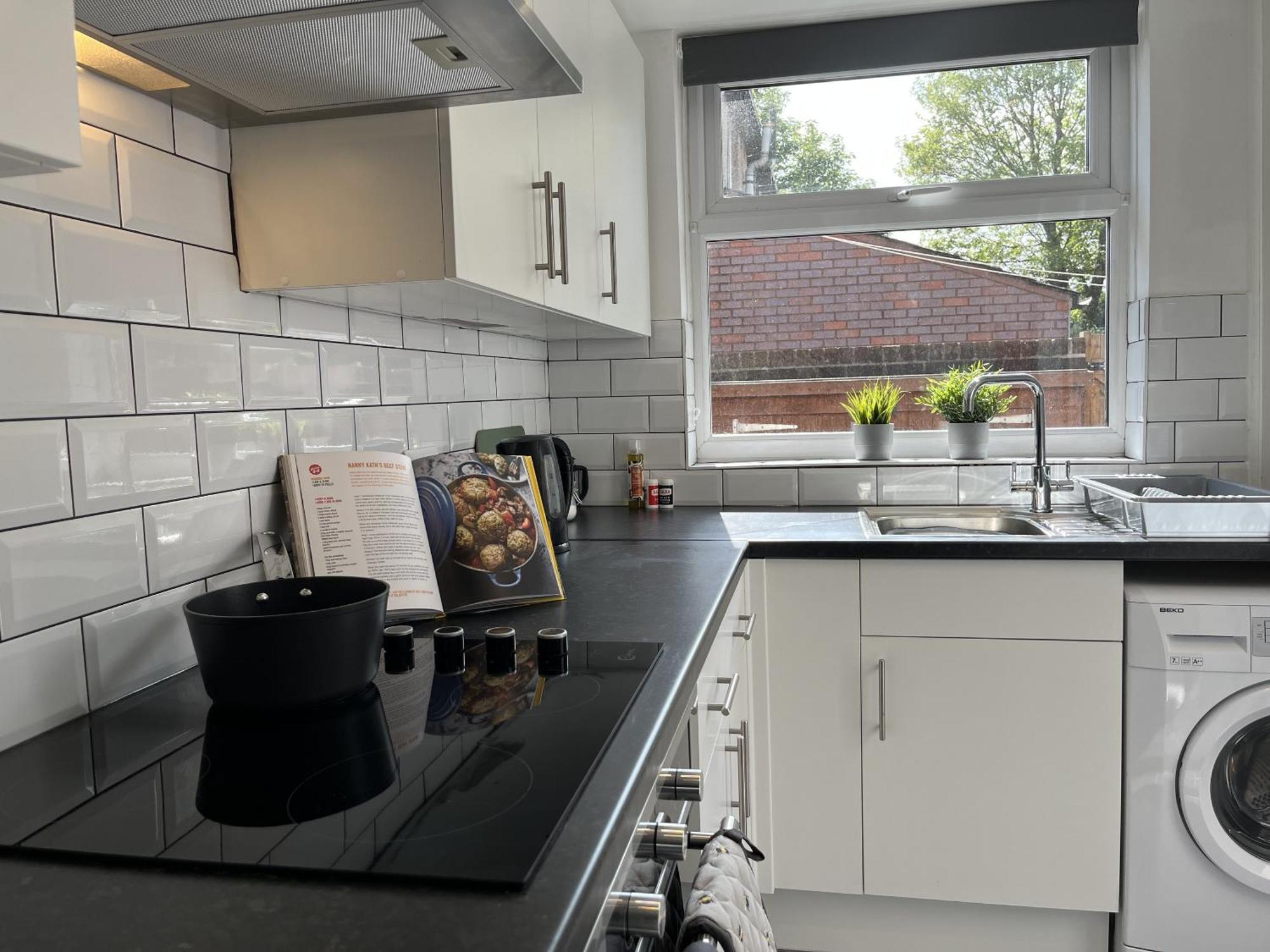 Modernised Central Wigan Townhouse Sleeps Up To 6 المظهر الخارجي الصورة